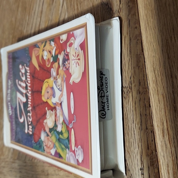 Walt Disney Masterpiece Collection Alice in Wonderland VHS - Picture 4 of 5